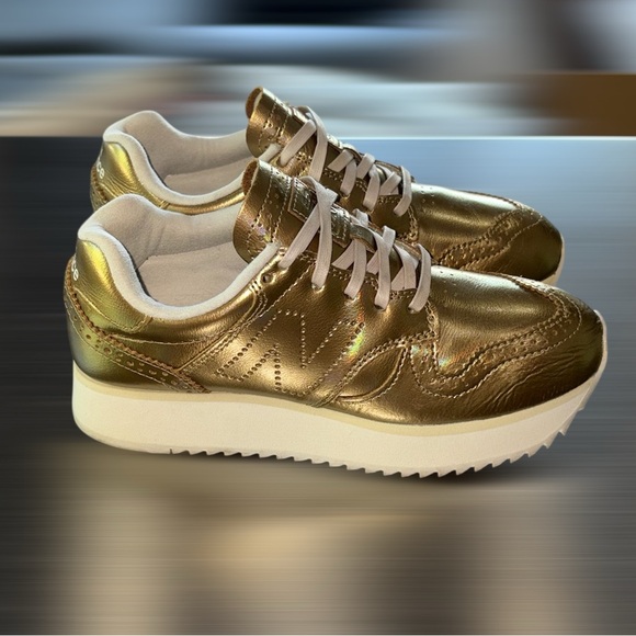 New Balance Platform Sneakers - Picture 1 of 9